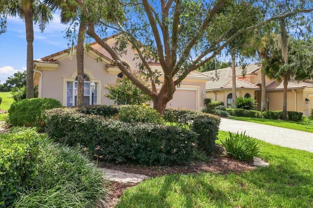 Active With Contract: $369,900 (3 beds, 2 baths, 2198 Square Feet)