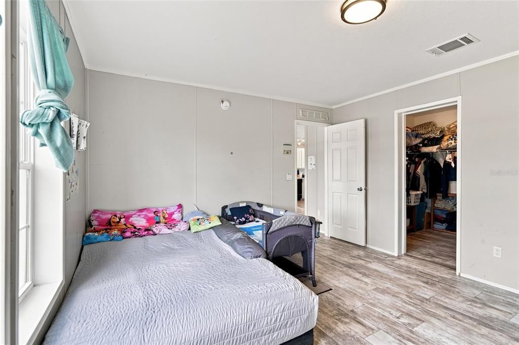 For Sale: $274,900 (3 beds, 2 baths, 1280 Square Feet)