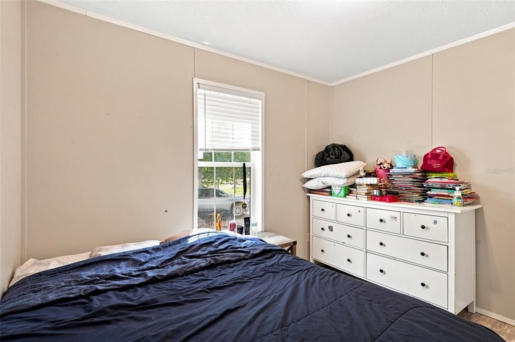 For Sale: $274,900 (3 beds, 2 baths, 1280 Square Feet)