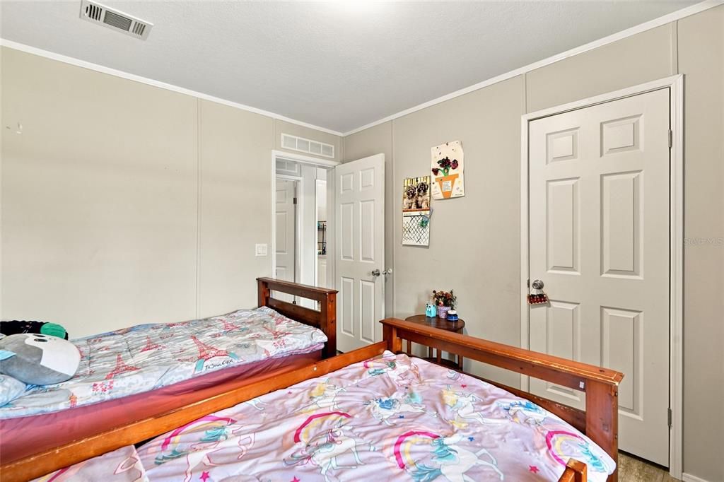 For Sale: $274,900 (3 beds, 2 baths, 1280 Square Feet)