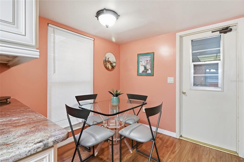 For Sale: $289,000 (2 beds, 2 baths, 1236 Square Feet)