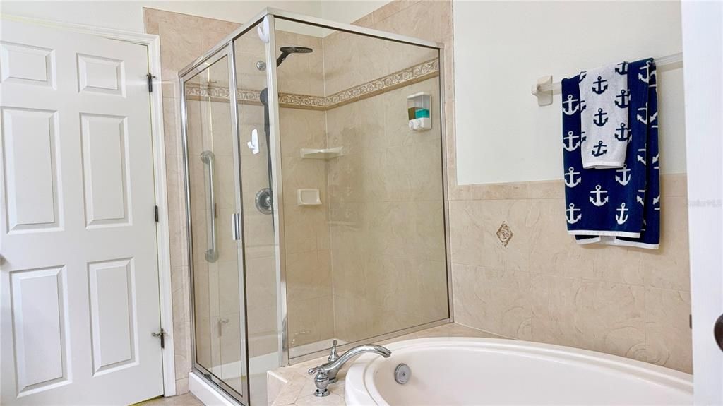 На продажу: $360,000 (2 спален, 2 ванн, 1160 Квадратных фут)