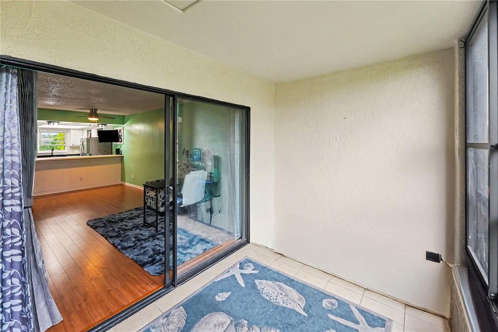 For Sale: $176,660 (2 beds, 2 baths, 912 Square Feet)