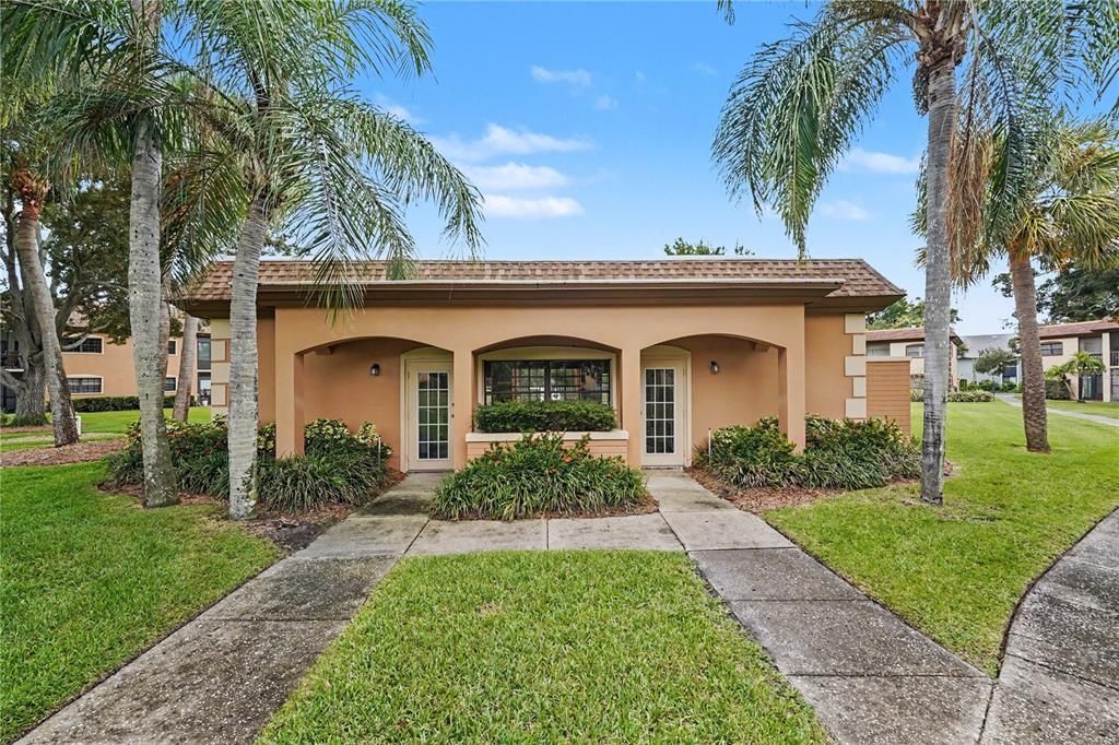For Sale: $176,660 (2 beds, 2 baths, 912 Square Feet)
