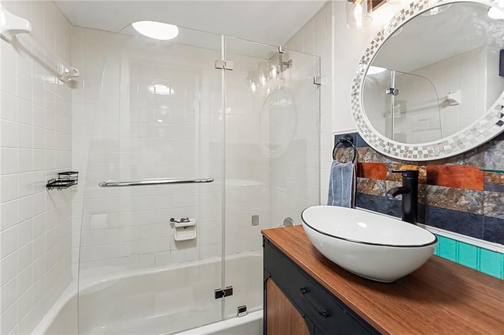 For Sale: $176,660 (2 beds, 2 baths, 912 Square Feet)