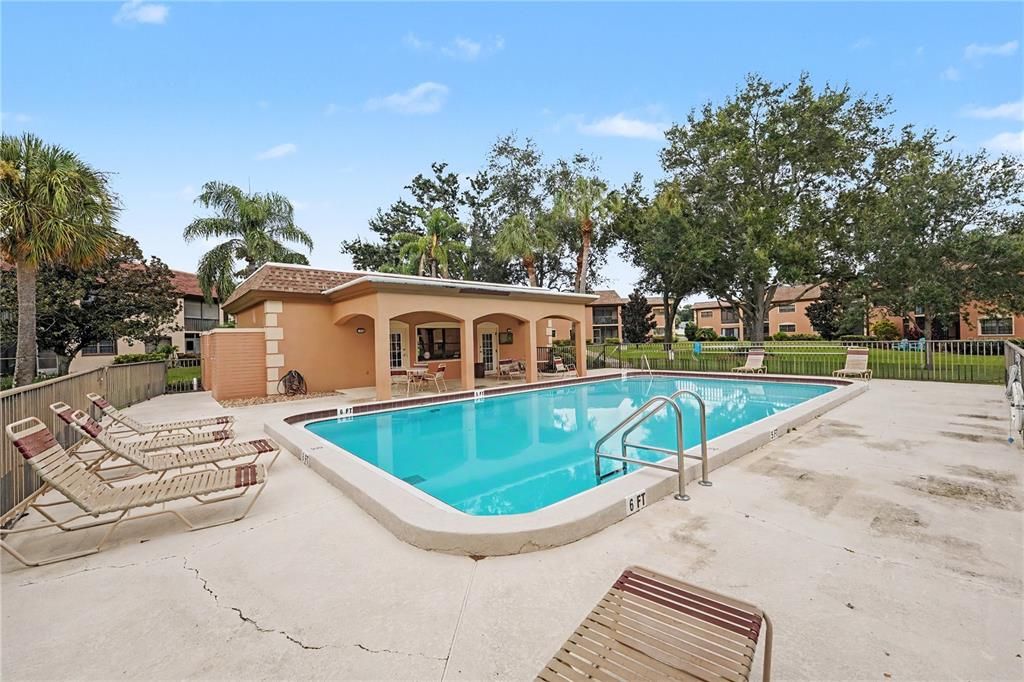 For Sale: $176,660 (2 beds, 2 baths, 912 Square Feet)