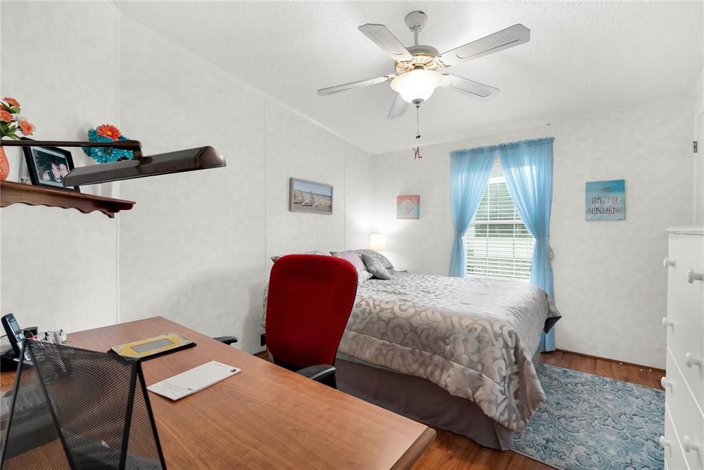 En Venta: $168,900 (2 camas, 2 baños, 1296 Pies cuadrados)
