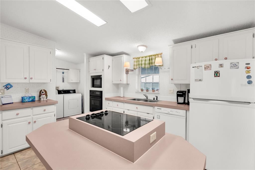 En Venta: $168,900 (2 camas, 2 baños, 1296 Pies cuadrados)