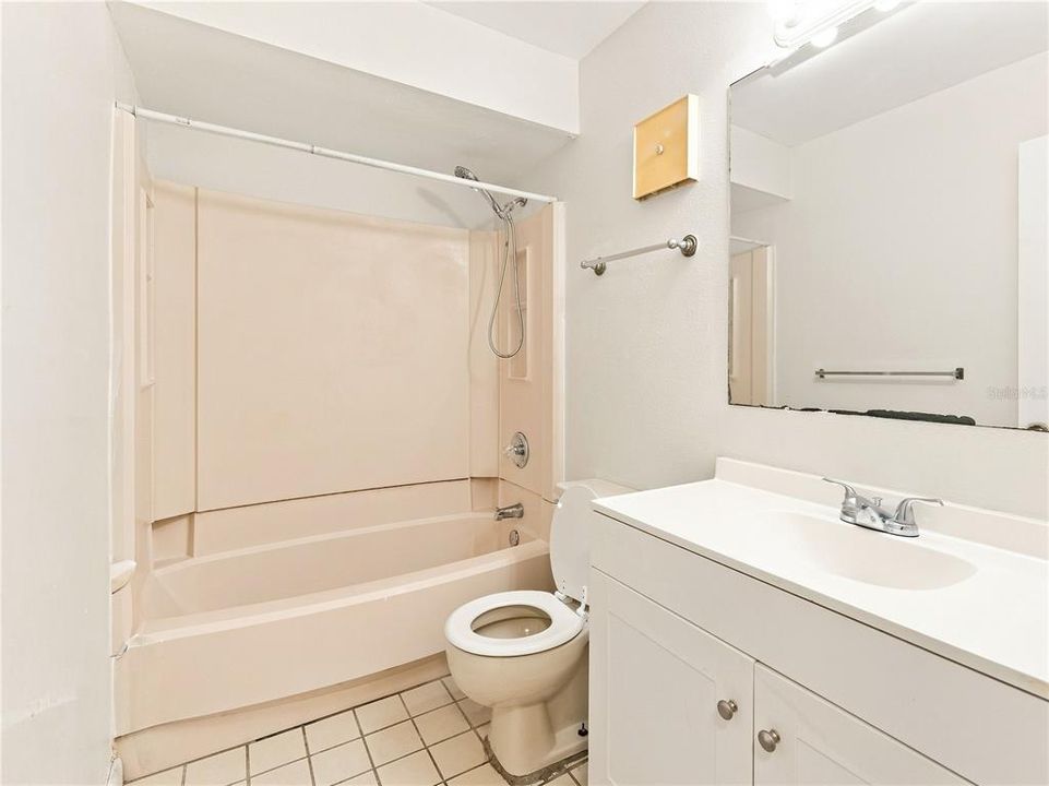 For Rent: $1,895 (2 beds, 2 baths, 915 Square Feet)