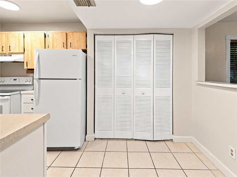 For Rent: $1,895 (2 beds, 2 baths, 915 Square Feet)