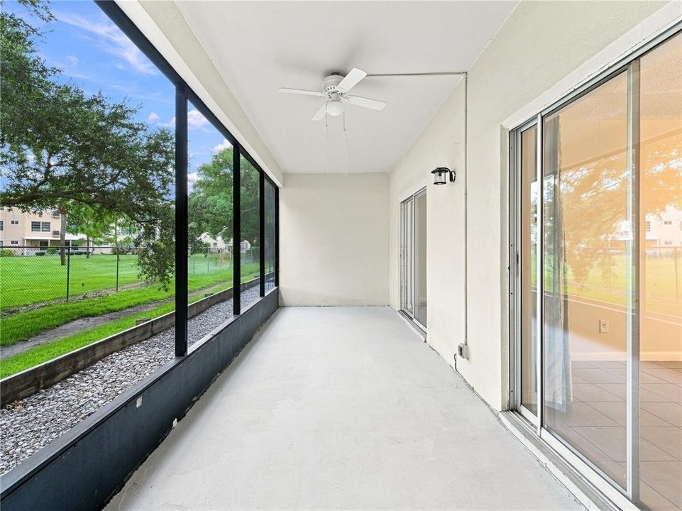 For Rent: $1,895 (2 beds, 2 baths, 915 Square Feet)