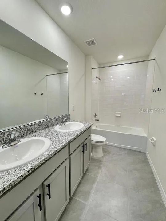 En Renta: $2,900 (5 camas, 3 baños, 2447 Pies cuadrados)