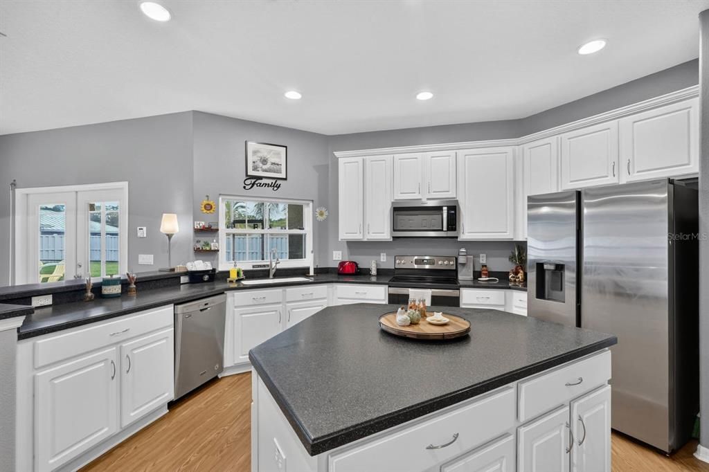 For Sale: $515,000 (3 beds, 2 baths, 2356 Square Feet)