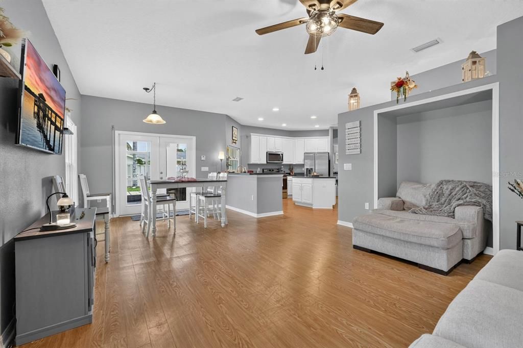 For Sale: $515,000 (3 beds, 2 baths, 2356 Square Feet)
