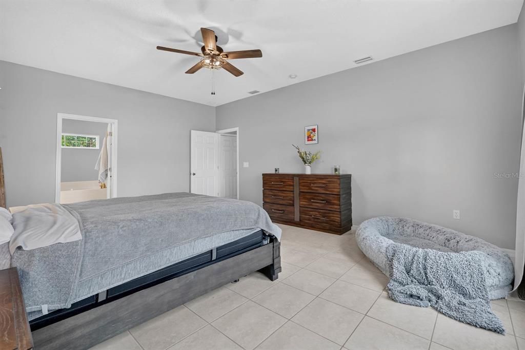 For Sale: $515,000 (3 beds, 2 baths, 2356 Square Feet)