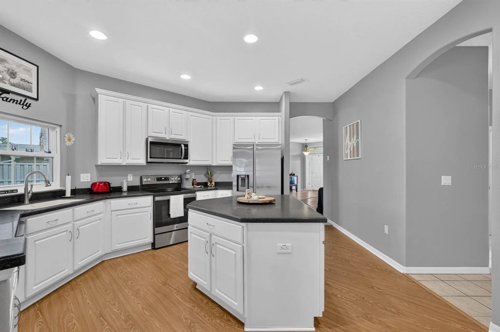 For Sale: $515,000 (3 beds, 2 baths, 2356 Square Feet)