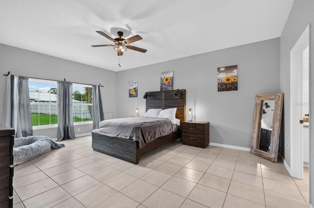 For Sale: $515,000 (3 beds, 2 baths, 2356 Square Feet)
