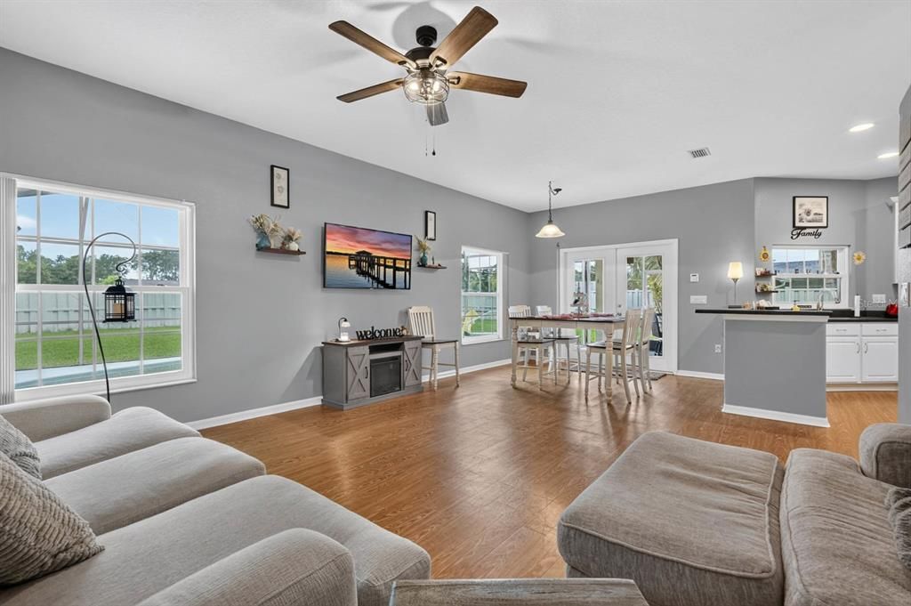 For Sale: $515,000 (3 beds, 2 baths, 2356 Square Feet)