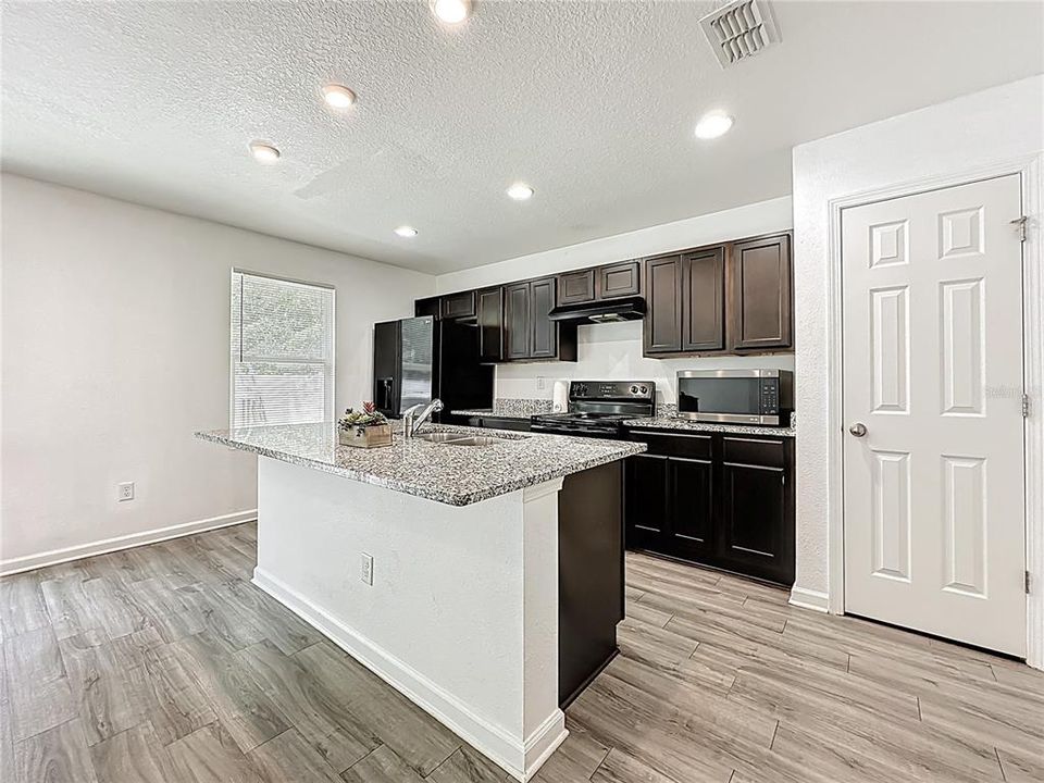For Sale: $229,900 (3 beds, 2 baths, 1196 Square Feet)