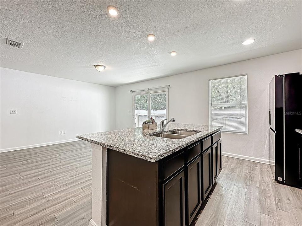 For Sale: $229,900 (3 beds, 2 baths, 1196 Square Feet)