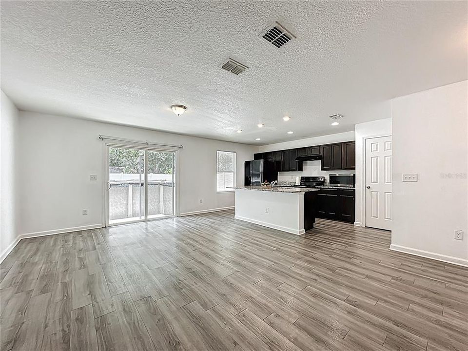 For Sale: $229,900 (3 beds, 2 baths, 1196 Square Feet)