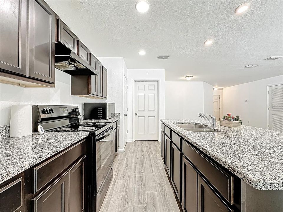 For Sale: $229,900 (3 beds, 2 baths, 1196 Square Feet)