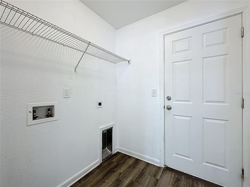 For Sale: $229,900 (3 beds, 2 baths, 1196 Square Feet)