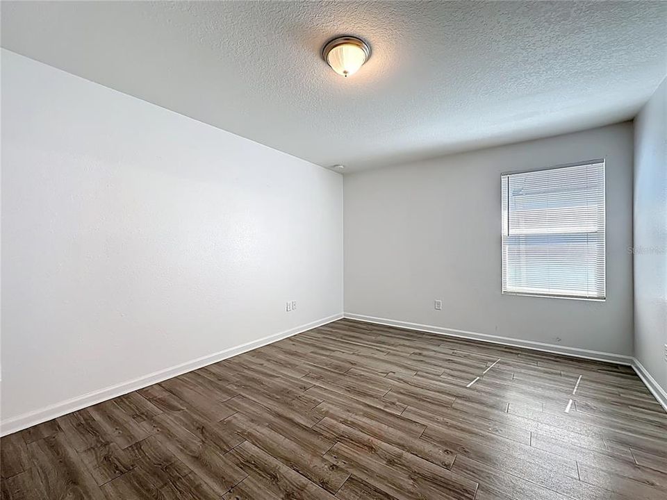 For Sale: $229,900 (3 beds, 2 baths, 1196 Square Feet)