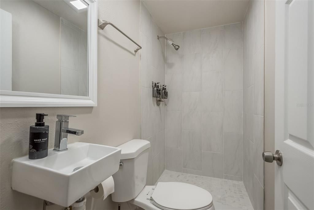 В аренду: $1,800 (3 спален, 2 ванн, 1080 Квадратных фут)