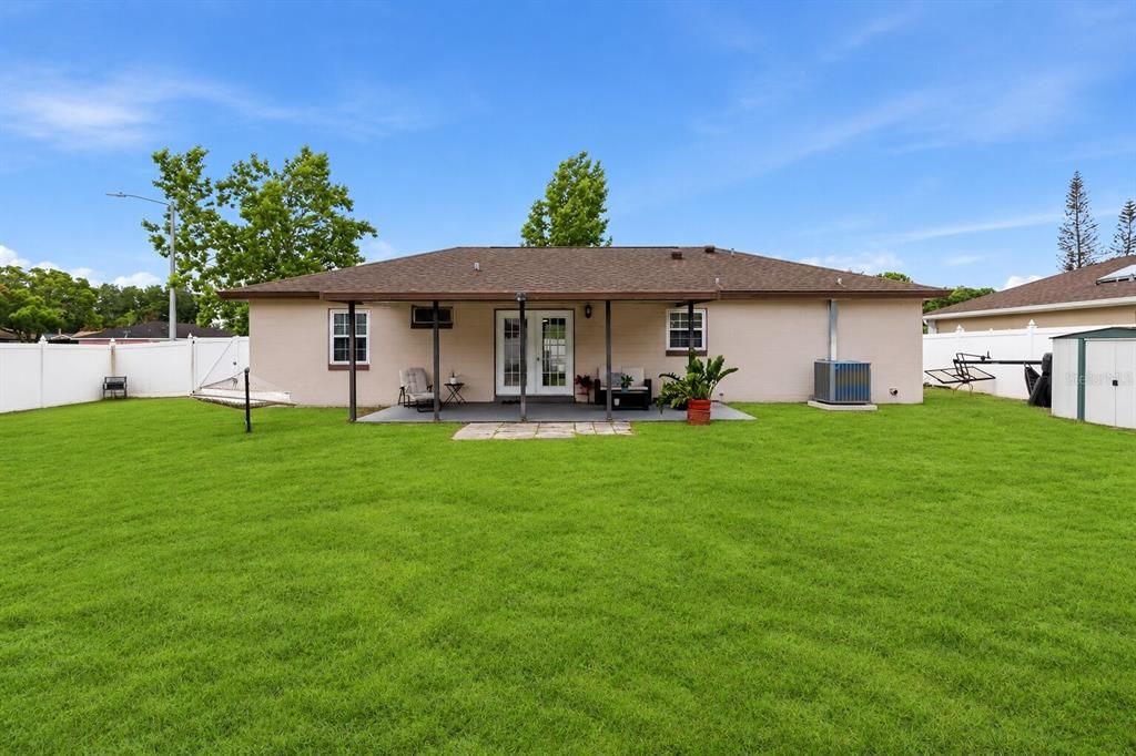 На продажу: $325,000 (4 спален, 2 ванн, 1318 Квадратных фут)