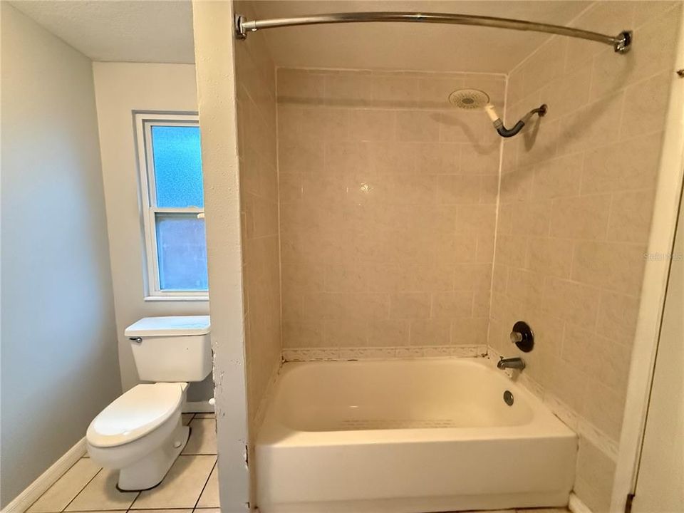 На продажу: $315,000 (4 спален, 3 ванн, 2045 Квадратных фут)