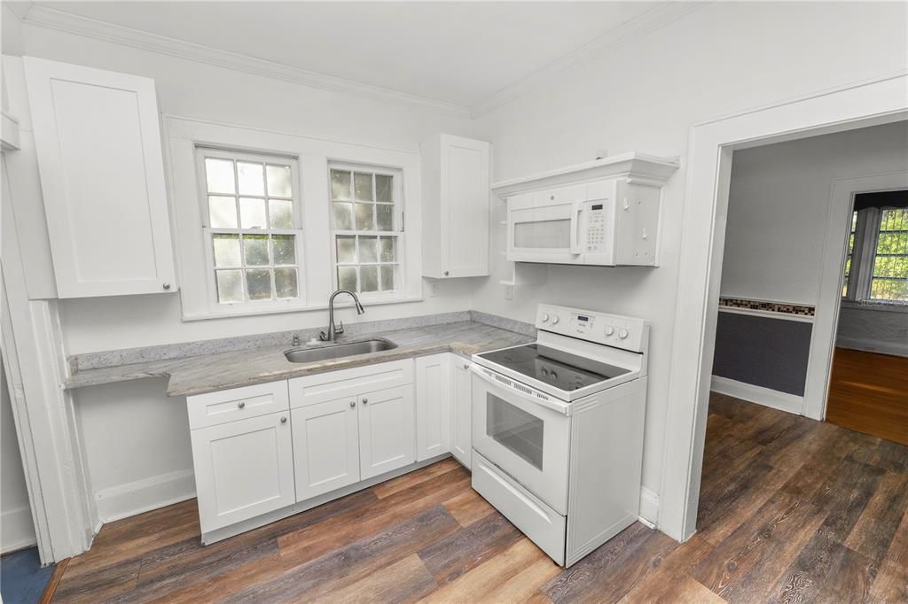 На продажу: $235,000 (3 спален, 2 ванн, 1533 Квадратных фут)