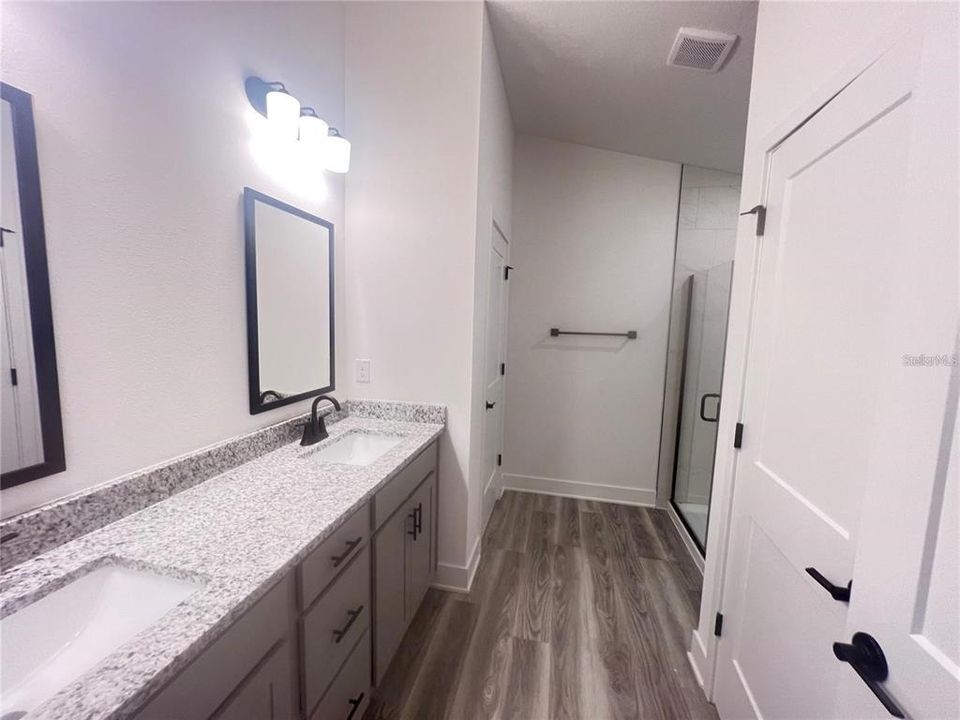 En Venta: $350,316 (4 camas, 2 baños, 1635 Pies cuadrados)