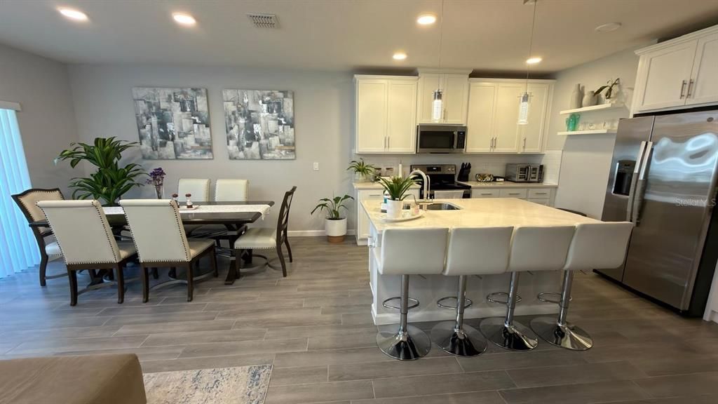 For Sale: $315,000 (3 beds, 2 baths, 1556 Square Feet)