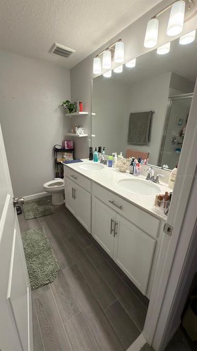 For Sale: $315,000 (3 beds, 2 baths, 1556 Square Feet)