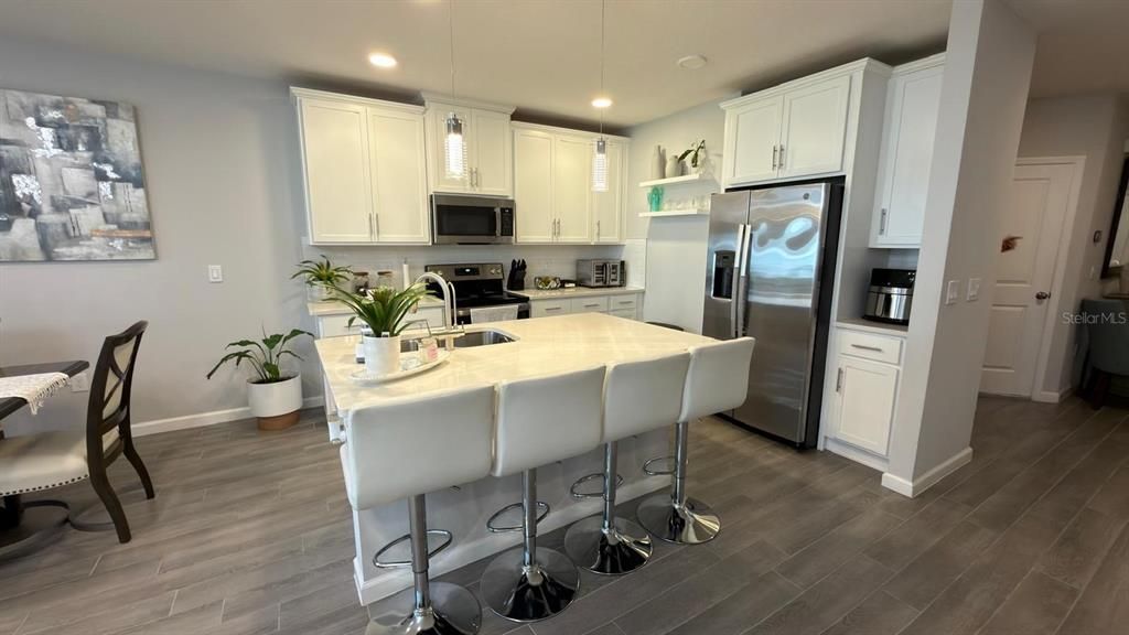 For Sale: $315,000 (3 beds, 2 baths, 1556 Square Feet)