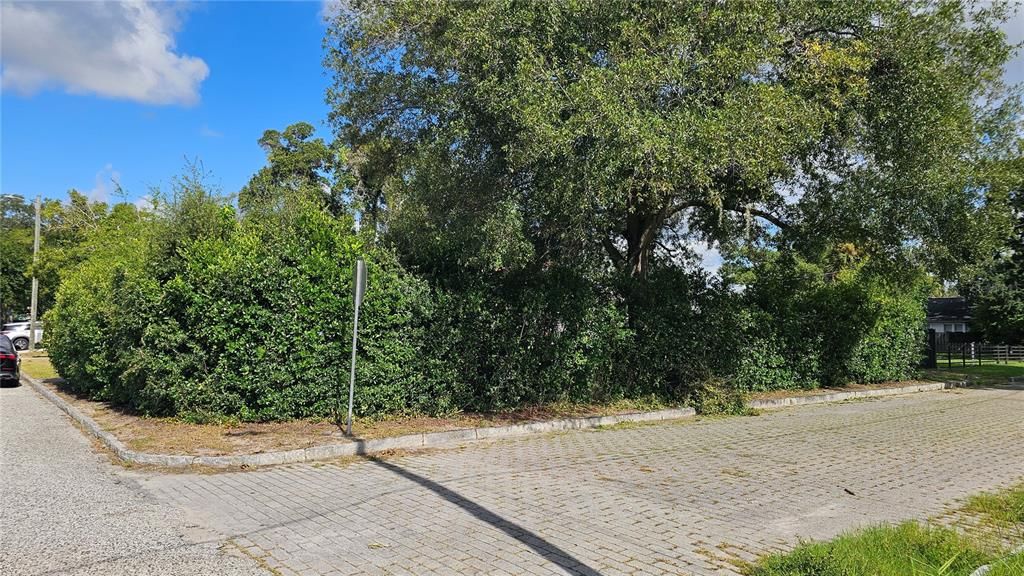 Activo con contrato: $275,000 (3 camas, 1 baños, 1873 Pies cuadrados)