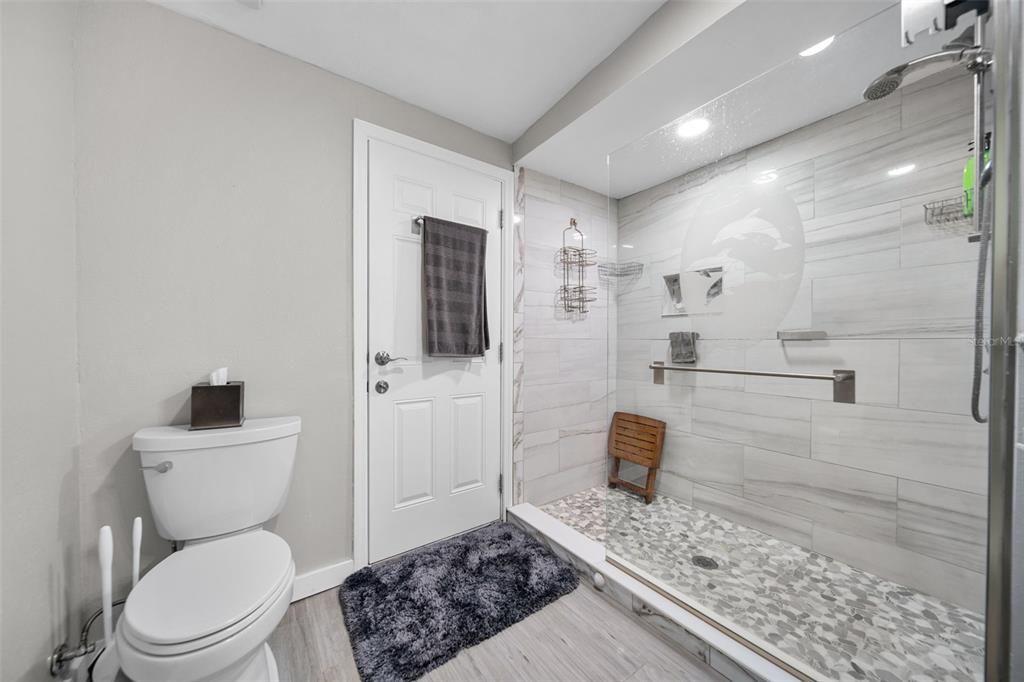 На продажу: $750,000 (3 спален, 2 ванн, 1828 Квадратных фут)