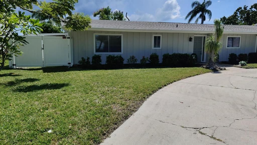 For Sale: $750,000 (3 beds, 2 baths, 1828 Square Feet)