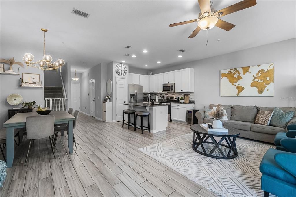 For Rent: $2,350 (3 beds, 2 baths, 1567 Square Feet)