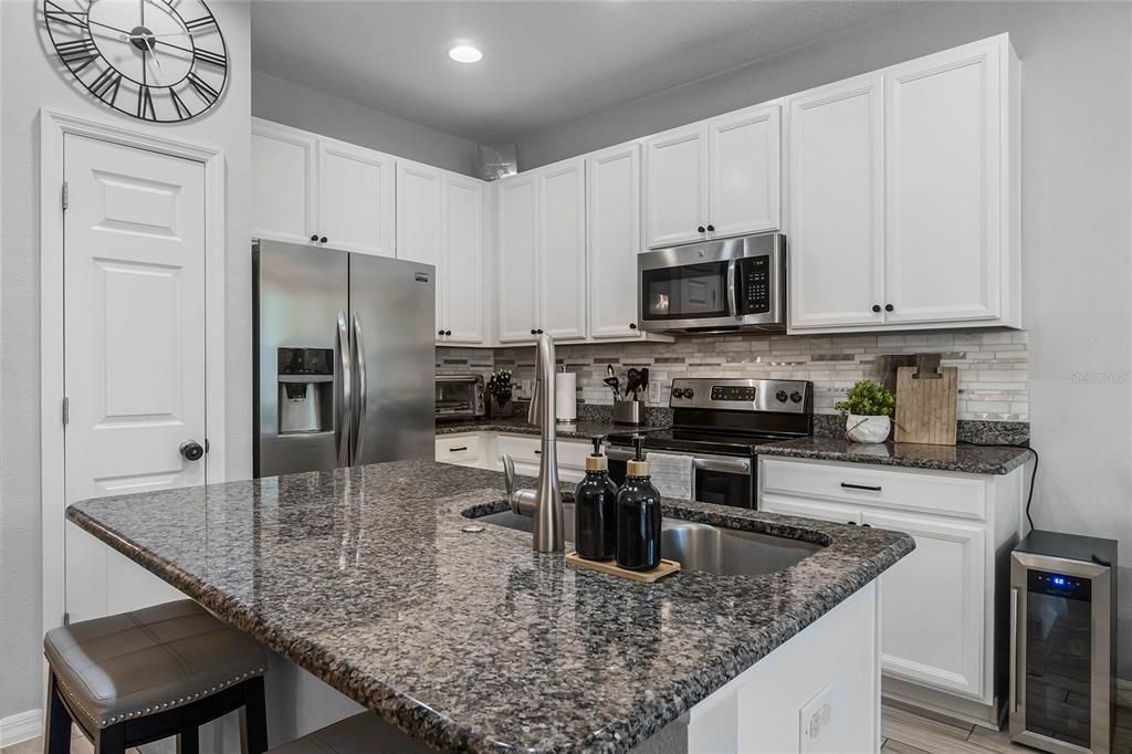 For Rent: $2,350 (3 beds, 2 baths, 1567 Square Feet)