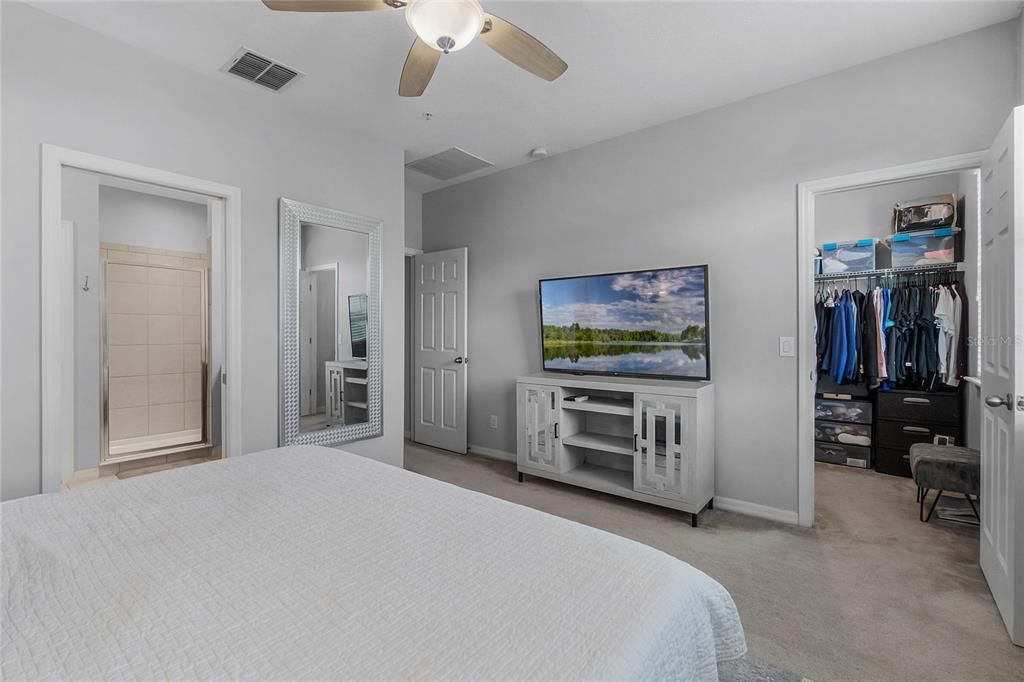For Rent: $2,350 (3 beds, 2 baths, 1567 Square Feet)