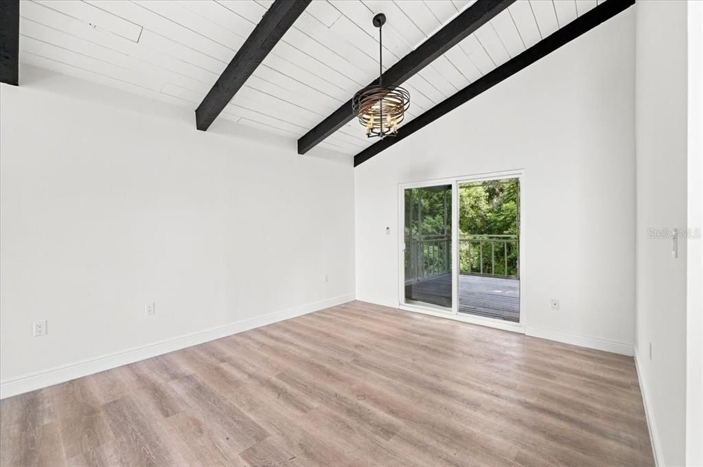 En Venta: $410,000 (4 camas, 2 baños, 2516 Pies cuadrados)