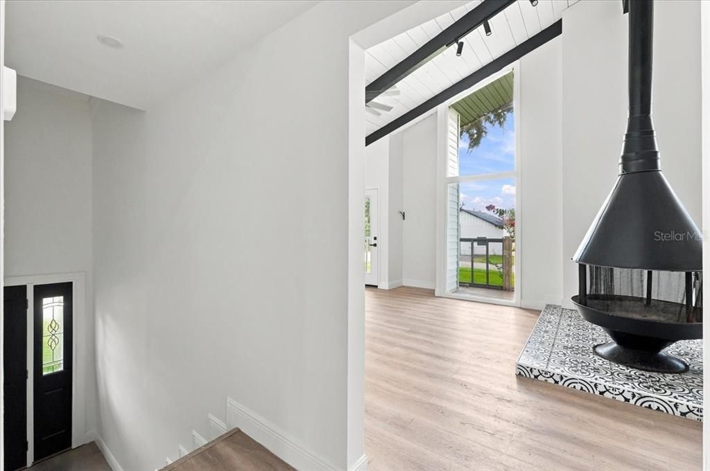 En Venta: $410,000 (4 camas, 2 baños, 2516 Pies cuadrados)
