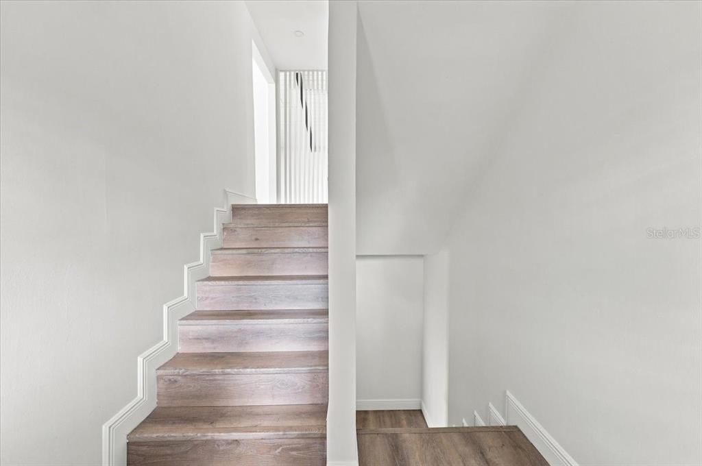 En Venta: $410,000 (4 camas, 2 baños, 2516 Pies cuadrados)
