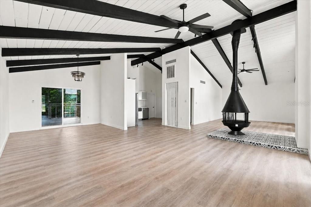 En Venta: $410,000 (4 camas, 2 baños, 2516 Pies cuadrados)