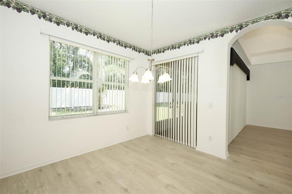 На продажу: $360,000 (3 спален, 2 ванн, 1743 Квадратных фут)