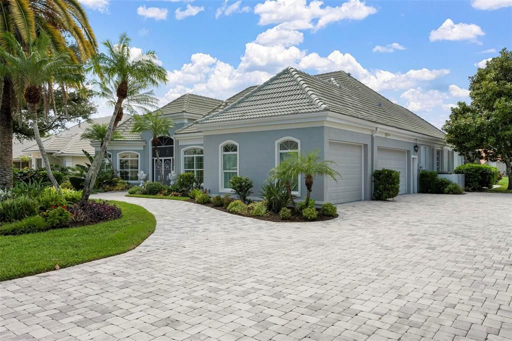For Sale: $1,350,000 (3 beds, 3 baths, 3747 Square Feet)