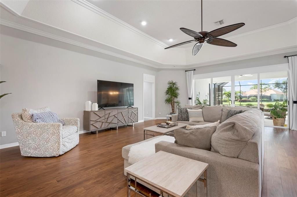For Sale: $1,350,000 (3 beds, 3 baths, 3747 Square Feet)
