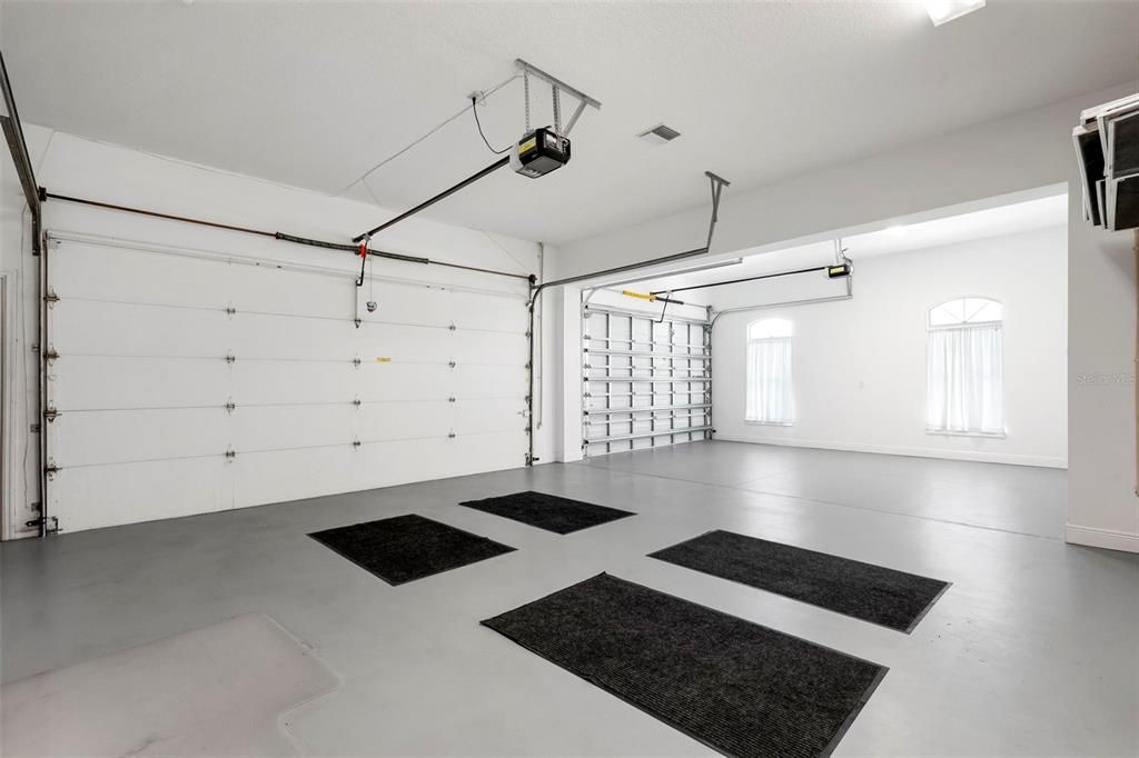 For Sale: $1,350,000 (3 beds, 3 baths, 3747 Square Feet)